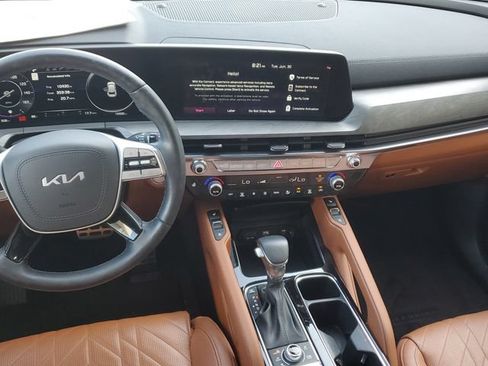 Certified 2025 Kia Telluride SX Prestige X-Line AWD/4WD image 15