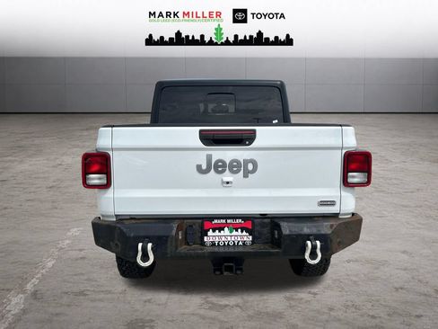 Used 2021 Jeep Gladiator Overland AWD/4WD image 4