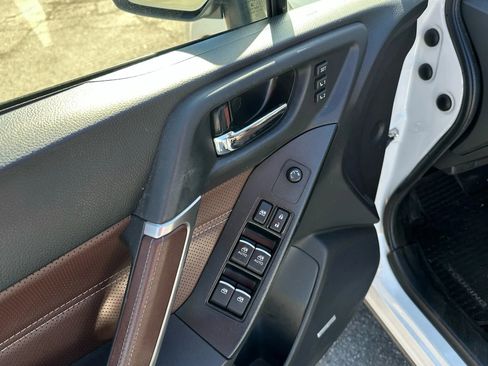 Used 2018 Subaru Forester 2.5i Touring w/ Popular Package #3B image 14