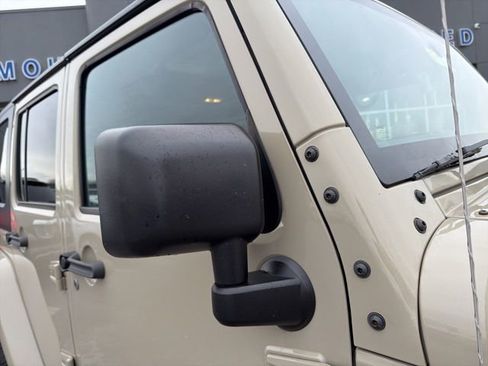 Used 2018 Jeep Wrangler Unlimited Sahara image 4