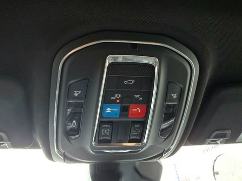 Used 2025 Jeep Grand Cherokee L Laredo w/ Luxury Tech Group I image 18