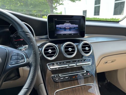 Used 2019 Mercedes-Benz GLC 300 image 31