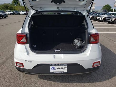 New 2025 Hyundai Venue SEL image 7