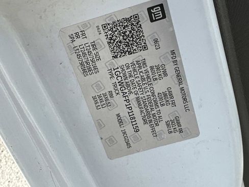 Certified 2023 Chevrolet Express 2500 w/ Driver Convenience Package image 15