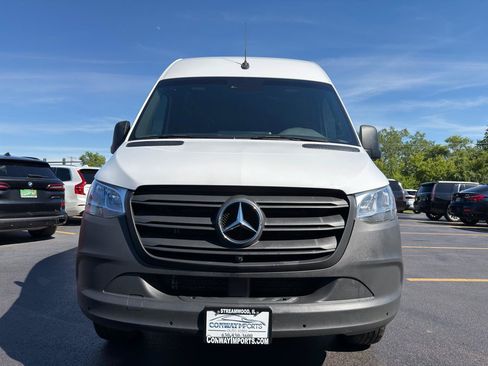 Used 2024 Mercedes-Benz Sprinter 2500 image 6