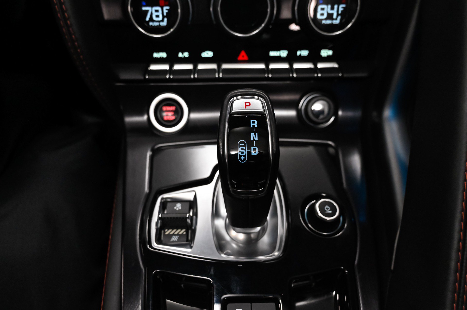 Used 2020 Jaguar F-TYPE Convertible RWD image 9