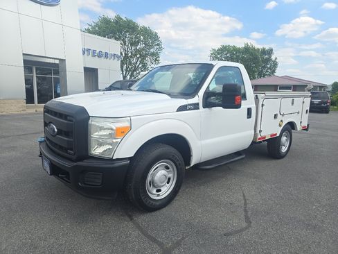 Used 2014 Ford F250 XL w/ Power Equipment Group RWD image 2