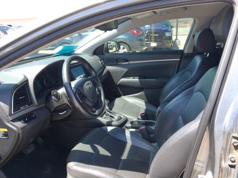 Used 2017 Hyundai Elantra Limited FWD image 14