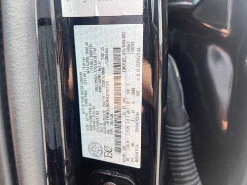 Used 2024 Ford F150 XLT AWD/4WD image 31