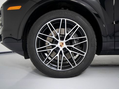 New 2026 Porsche Cayenne image 14