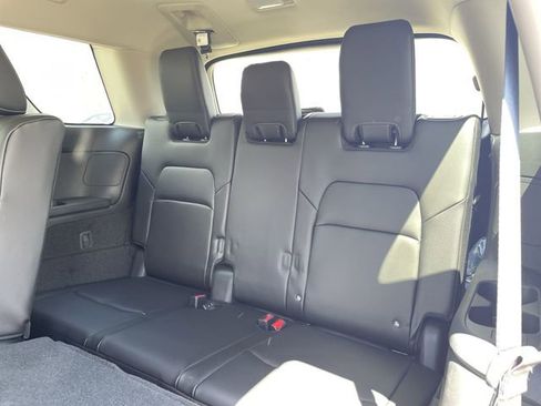 Certified 2025 Nissan Pathfinder SL image 18