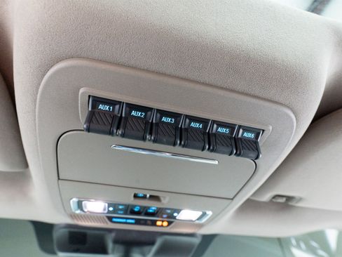 Used 2025 Ford F250 Platinum w/ Platinum Plus Package image 22