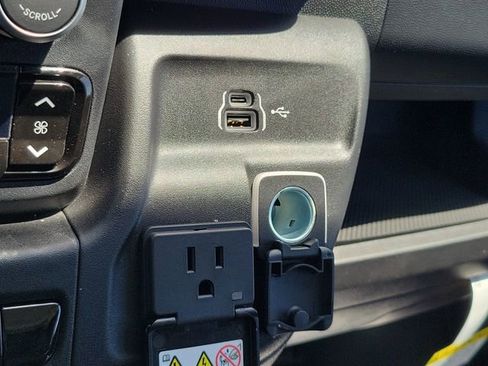 New 2026 RAM ProMaster 2500 w/ Quick Order Package 22G SLT FWD image 22