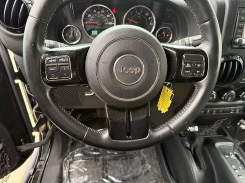 Used 2015 Jeep Wrangler Unlimited Sahara AWD/4WD image 20