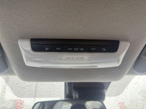 Used 2025 Nissan Versa SV w/ Trunk Package FWD image 23