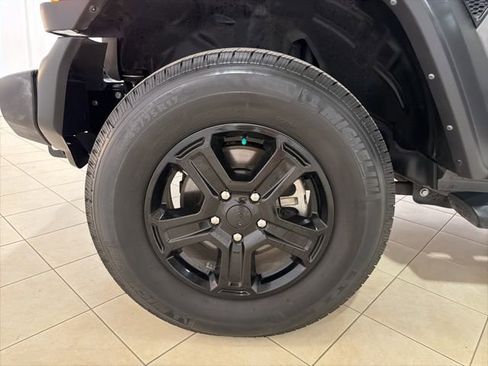 Used 2021 Jeep Wrangler Sport image 29