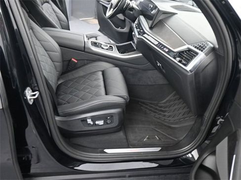 Used 2024 BMW X5 xDrive40i w/ Premium Package image 12