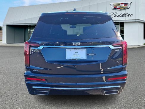Certified 2022 Cadillac XT6 Premium Luxury w/ Technology Package AWD/4WD image 5