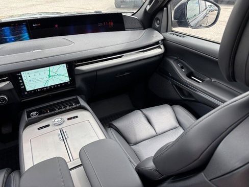 New 2026 Lincoln Navigator Reserve AWD/4WD image 14