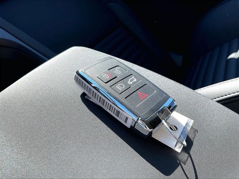 New 2025 Land Rover Discovery Sport S image 35