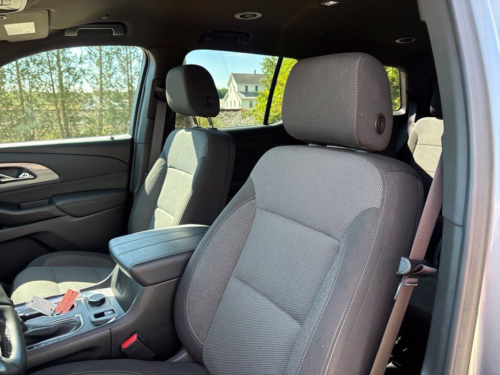 Used 2023 Chevrolet Traverse LT FWD image 49