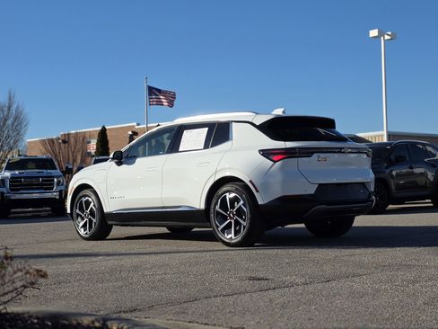 Used 2025 Chevrolet Equinox EV LT image 5