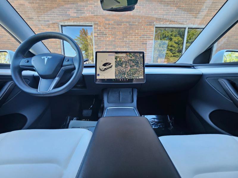 Used 2023 Tesla Model Y AWD image 39