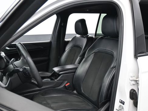 Used 2023 Jeep Grand Cherokee Altitude AWD/4WD image 10