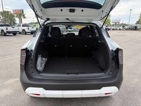 Used 2026 Nissan Kicks SV FWD image 5