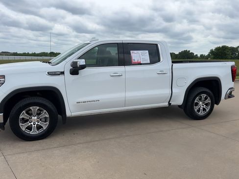 Used 2025 GMC Sierra 1500 SLT AWD/4WD image 5