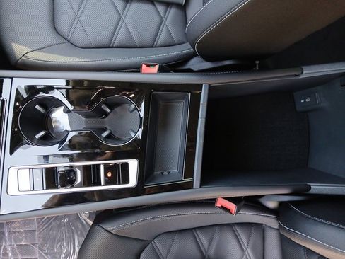 New 2025 Volkswagen Atlas SE image 24