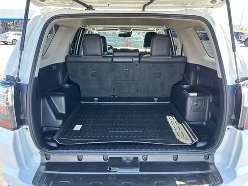 Used 2022 Toyota 4Runner SR5 Premium w/ Moonroof Package AWD/4WD image 40