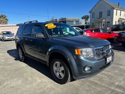 Used 2012 Ford Escape XLT image 3