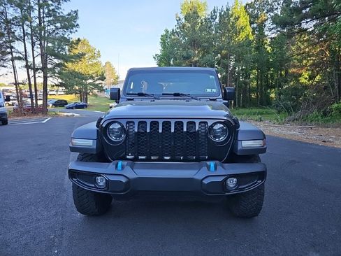 Used 2023 Jeep Wrangler Unlimited w/ Cold Weather Group AWD/4WD image 2