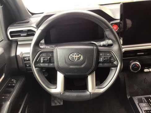 Used 2025 Toyota Tacoma TRD Off-Road image 13