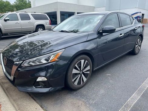Used 2019 Nissan Altima 2.5 SV FWD image 1