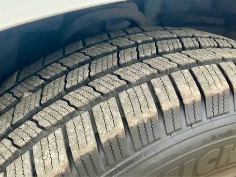 Used 2019 GMC Yukon XL SLT w/ Open Road Package image 18