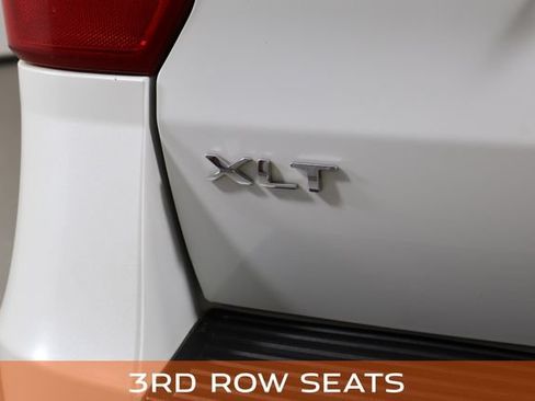 Used 2020 Ford Expedition XLT w/ Equipment Group 202A AWD/4WD image 9