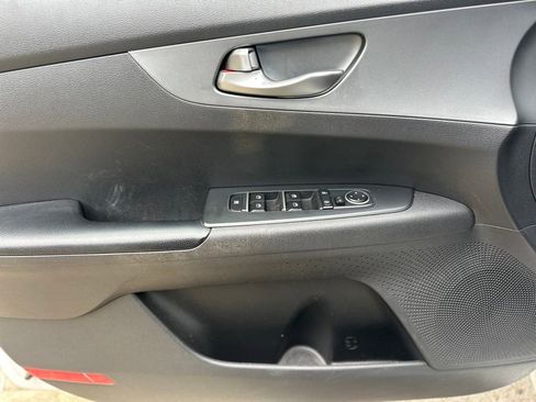 Used 2021 Kia Forte LXS w/ Paint Protection Package image 11