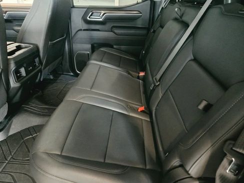 Used 2025 Chevrolet Silverado 1500 RST w/ Dark Appearance Package AWD/4WD image 17