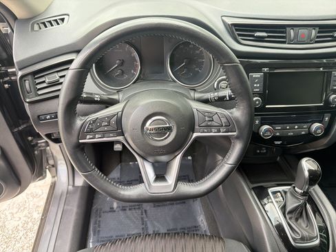 Used 2018 Nissan Rogue SV FWD image 26