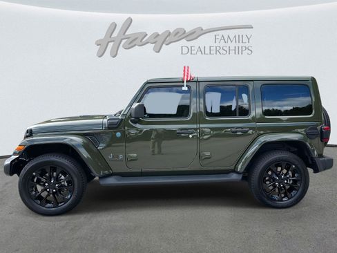 Used 2022 Jeep Wrangler Unlimited Sahara w/ Safety Group image 40