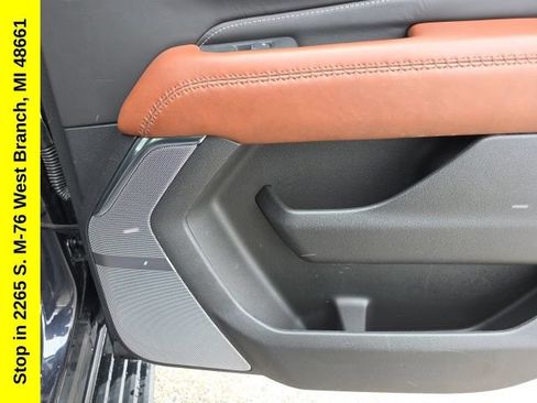 Used 2024 GMC Yukon XL Denali Ultimate w/ LPO, Floor Liner Package AWD/4WD image 29