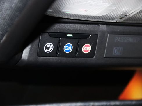 Used 2026 Chevrolet Colorado ZR2 w/ Technology Package AWD/4WD image 27