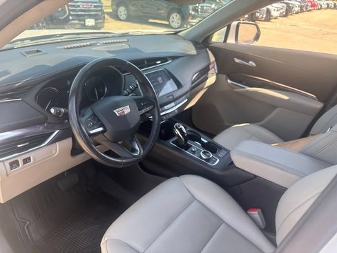 Used 2022 Cadillac XT4 Luxury AWD/4WD image 19