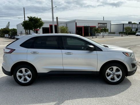 Used 2018 Ford Edge SE image 4