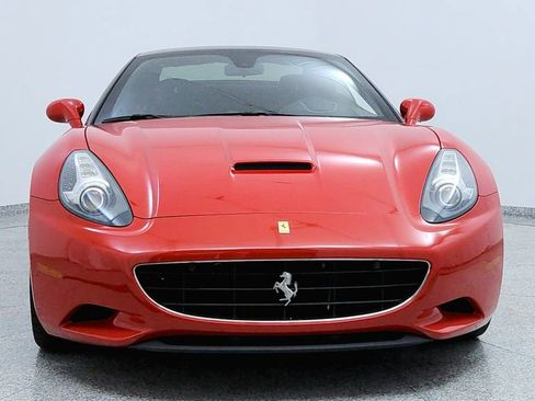 Used 2014 Ferrari California image 8