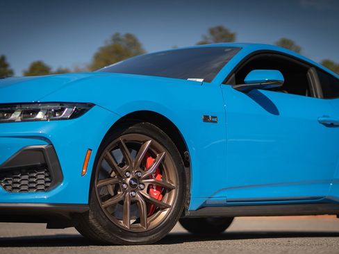 Used 2024 Ford Mustang GT Premium image 9