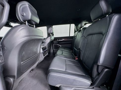 Used 2022 Jeep Wagoneer Series III image 26