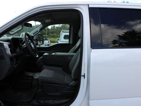 Used 2023 Ford F250 XLT w/ F-250 >10K GVWR Package AWD/4WD image 14